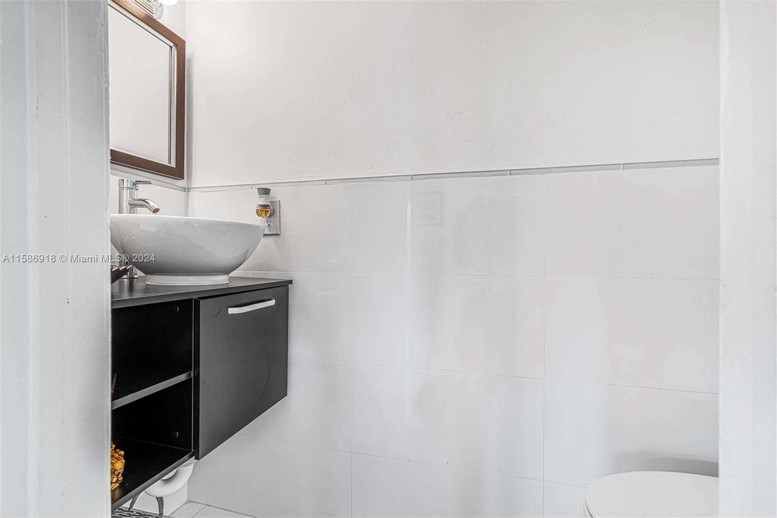 ROGER HOMES - Residential Lease