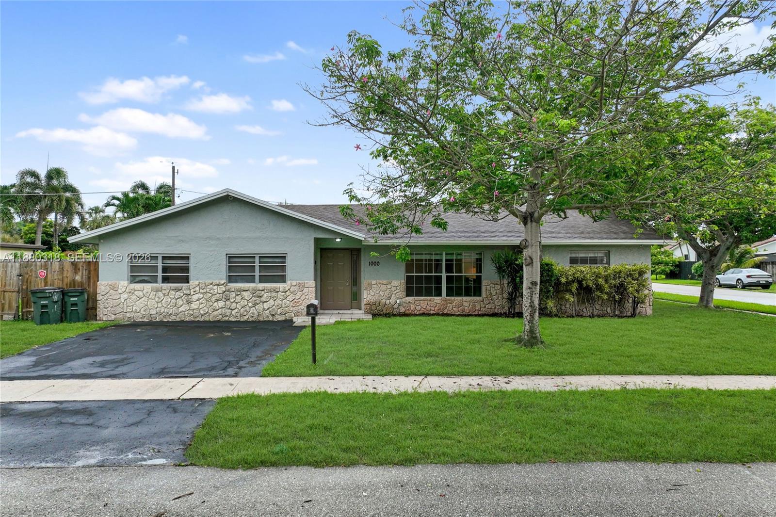 COUNTRY CLUB VILLAGE SEC - Residential