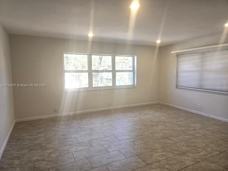 HAMPTON COURT CONDO - Residential Lease