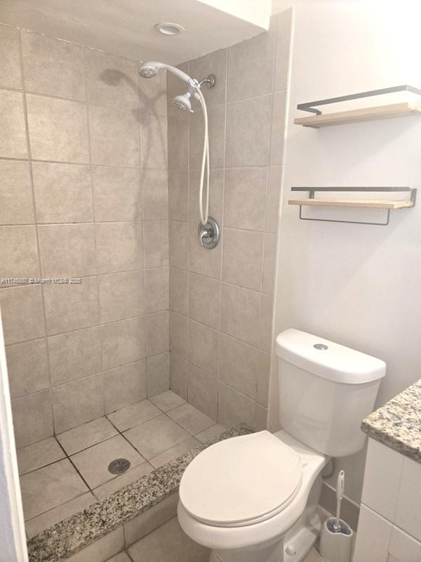 HAMPTON COURT CONDO - Residential Lease