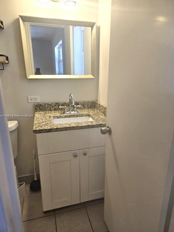 HAMPTON COURT CONDO - Residential Lease