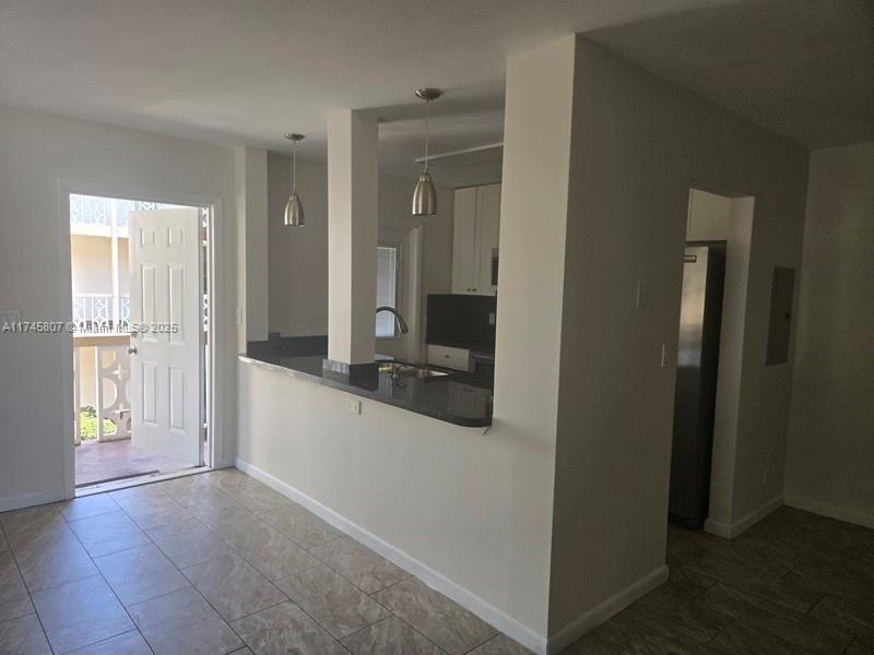 Bright & Modern 2-Bedroom Corner Unit in East Hollywood! Don't miss the chance to lease this beautifully remodeled 2-bed, 2-bath corner-unit condo in the boutique Hampton Court Condo! Located on the second floor, this 1,070 sq. ft. unit features ceramic tile flooring, a stylish open kitchen with granite countertops and stainless steel appliances, and updated bathrooms. Additional highlights include smooth ceilings with recessed lighting, impact windows with accordion shutters, and plenty of natural light throughout. Perfectly situated just minutes from beaches, shopping, dining, and Downtown Hollywood, with easy access to major highways and Fort Lauderdale Airport. Show and Rent!

Available now—schedule a showing today!