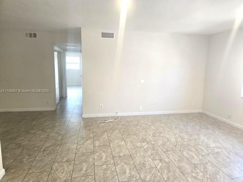 HAMPTON COURT CONDO - Residential Lease