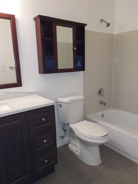 RESIDENCES @ THE FALLS CO - Residential Lease