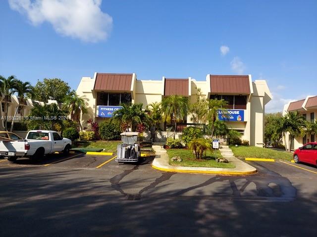 RESIDENCES @ THE FALLS CO - Residential Lease