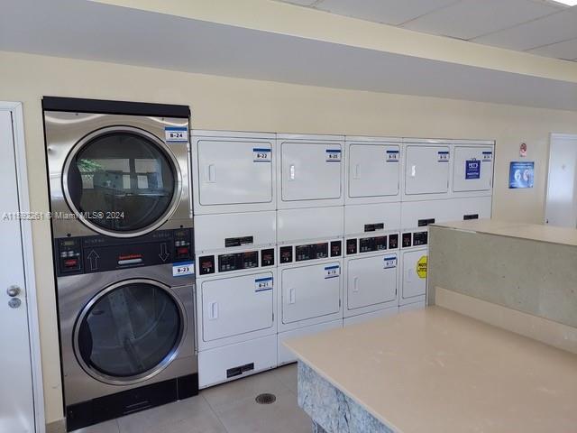 RESIDENCES @ THE FALLS CO - Residential Lease