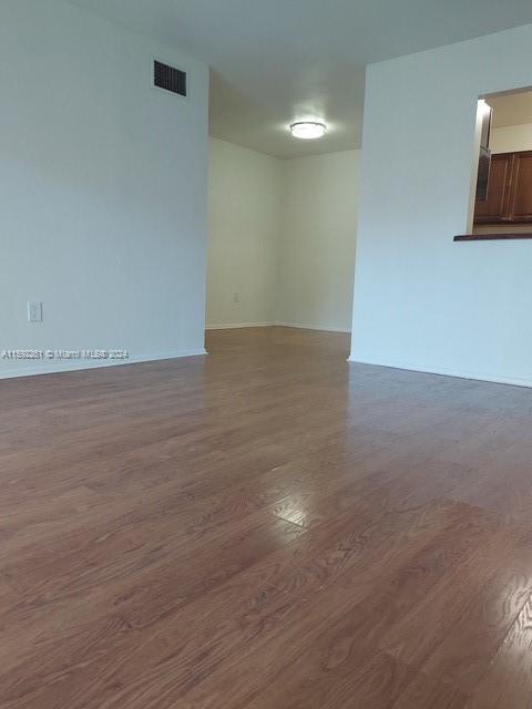 RESIDENCES @ THE FALLS CO - Residential Lease