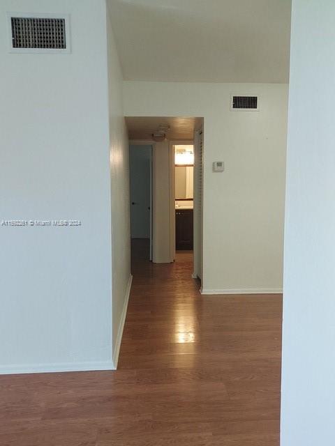 RESIDENCES @ THE FALLS CO - Residential Lease