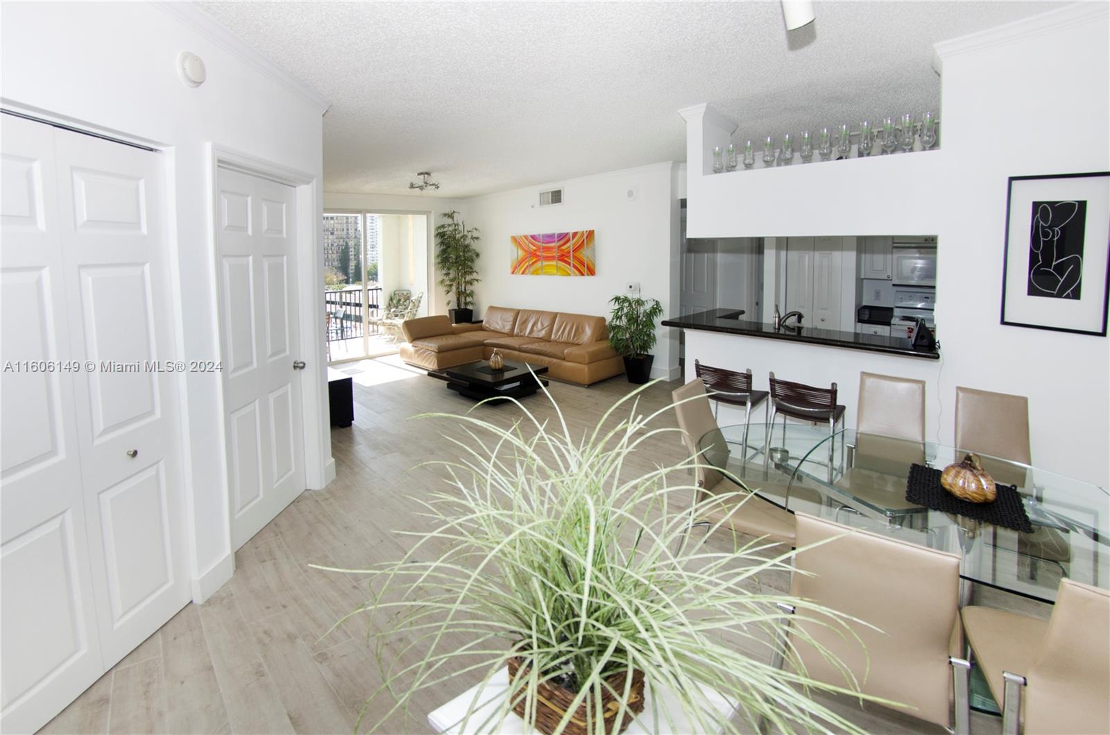 PORTO BELLAGIO CONDO - Residential Lease