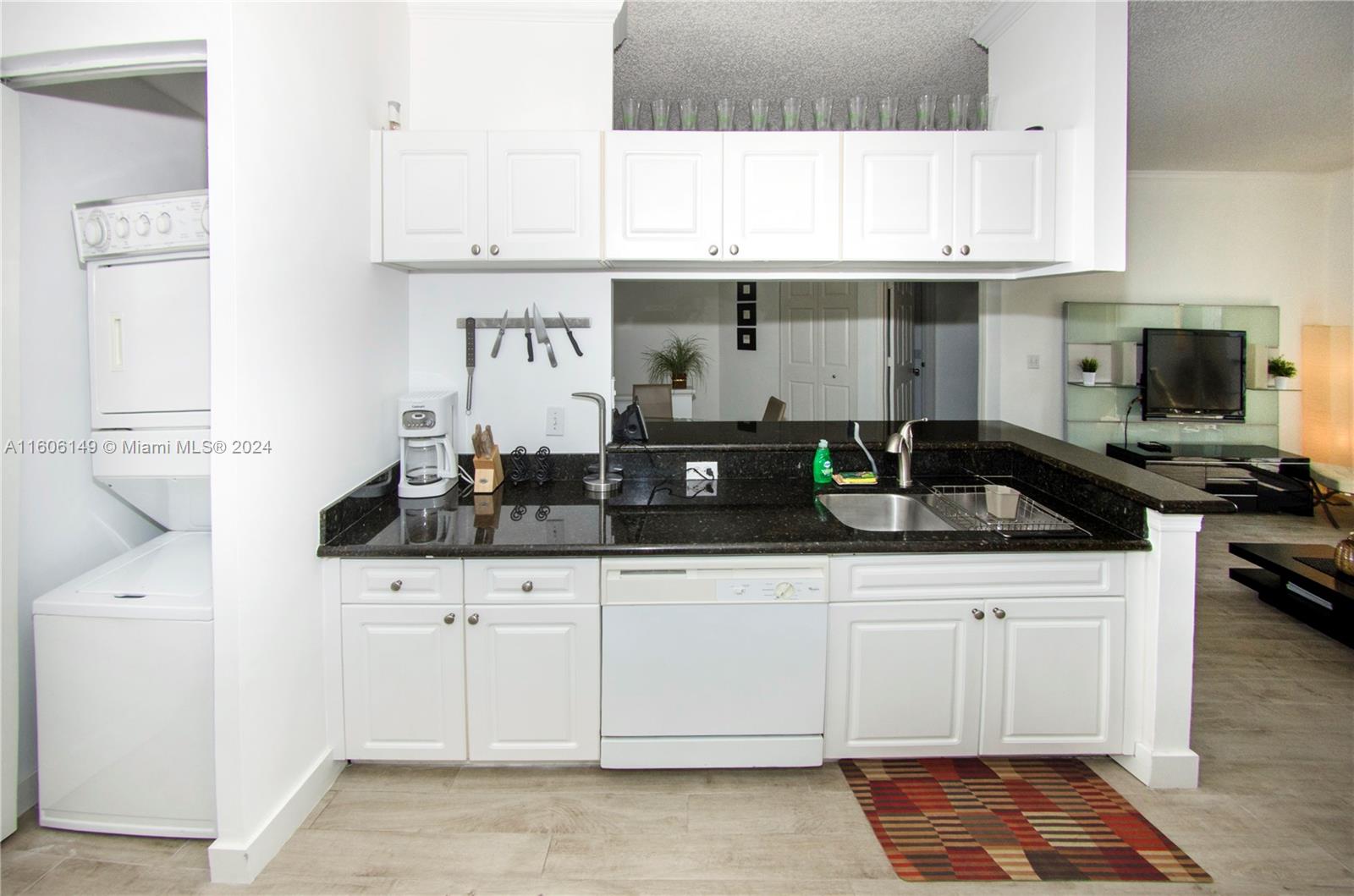 PORTO BELLAGIO CONDO - Residential Lease