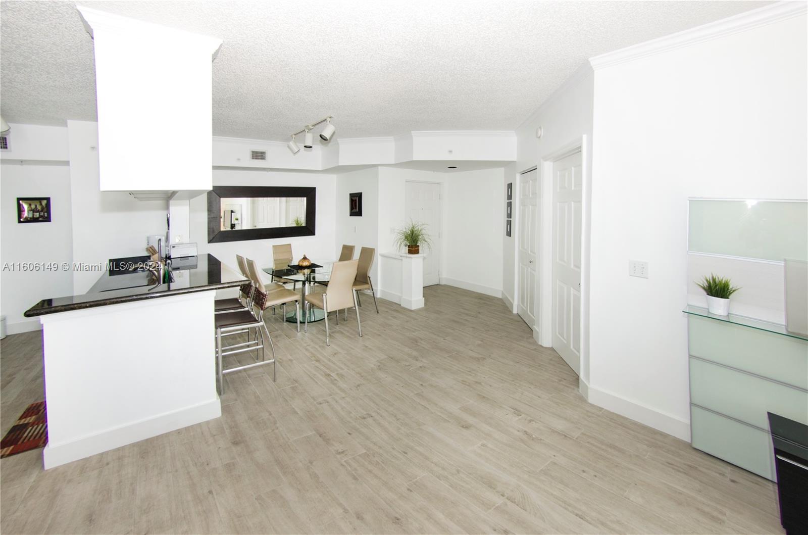 PORTO BELLAGIO CONDO - Residential Lease