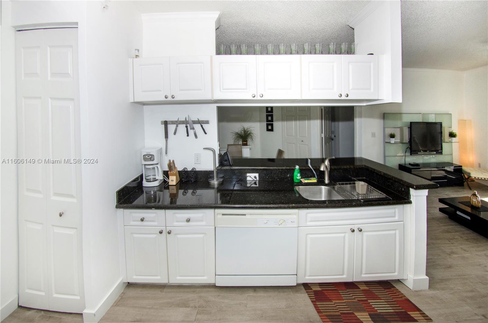 PORTO BELLAGIO CONDO - Residential Lease