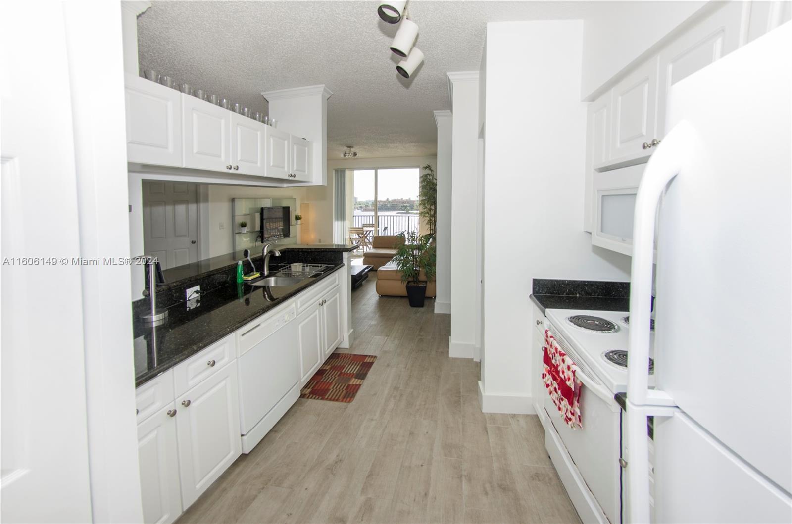 PORTO BELLAGIO CONDO - Residential Lease