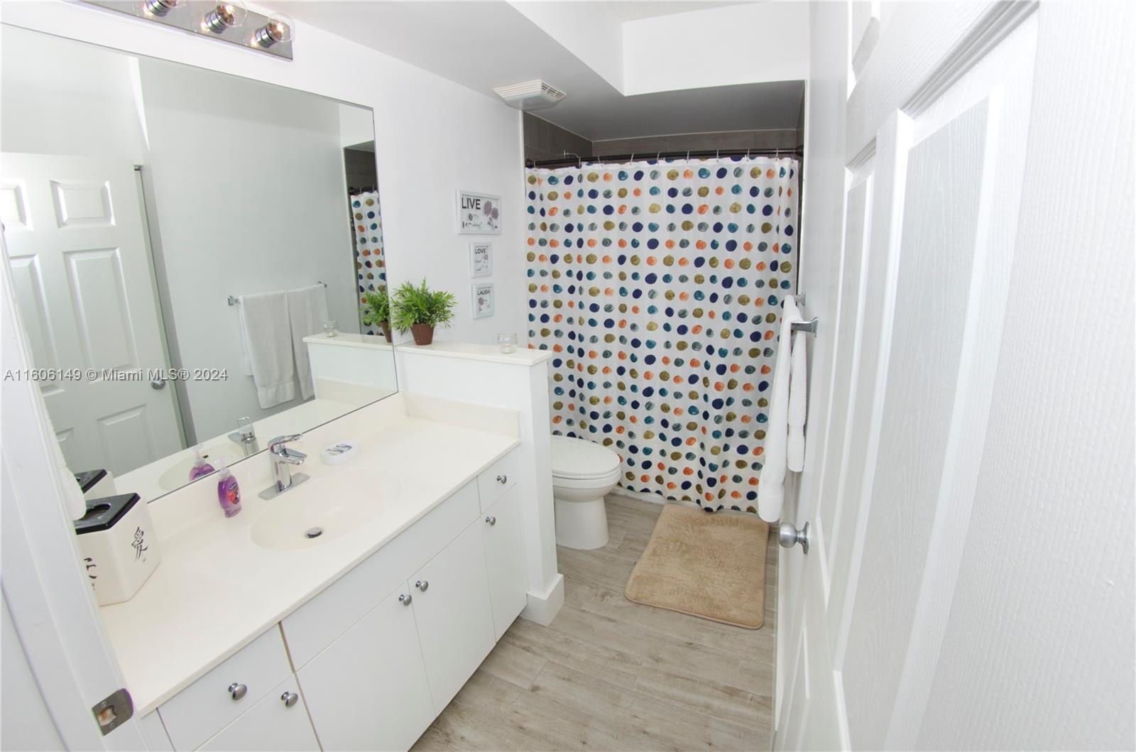 PORTO BELLAGIO CONDO - Residential Lease