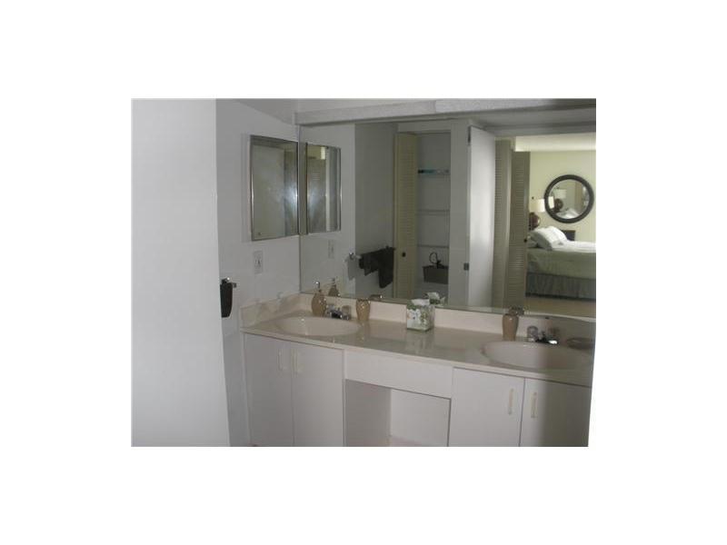 PARC CENTRAL AVENTURA EAS - Residential Lease