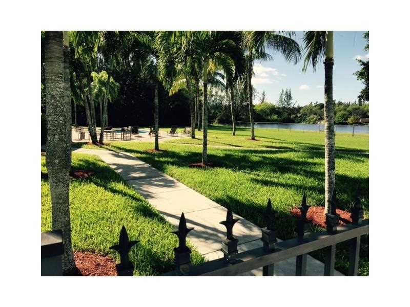 SOUTHWEST RANCHES - Residential