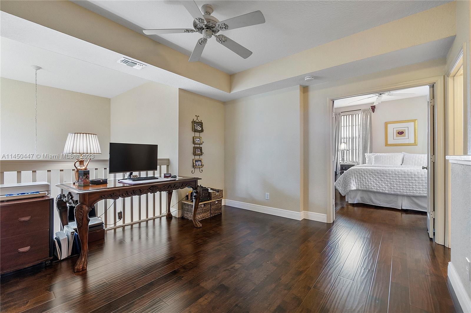 KENSINGTON MANOR - Residential