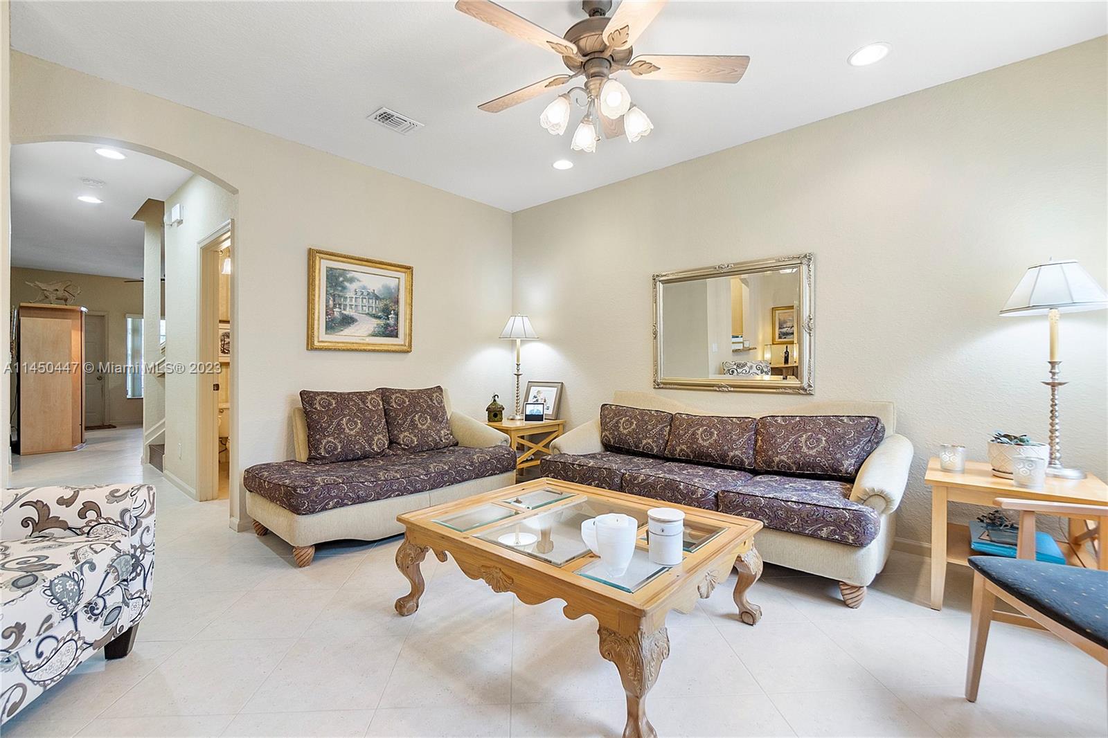 KENSINGTON MANOR - Residential