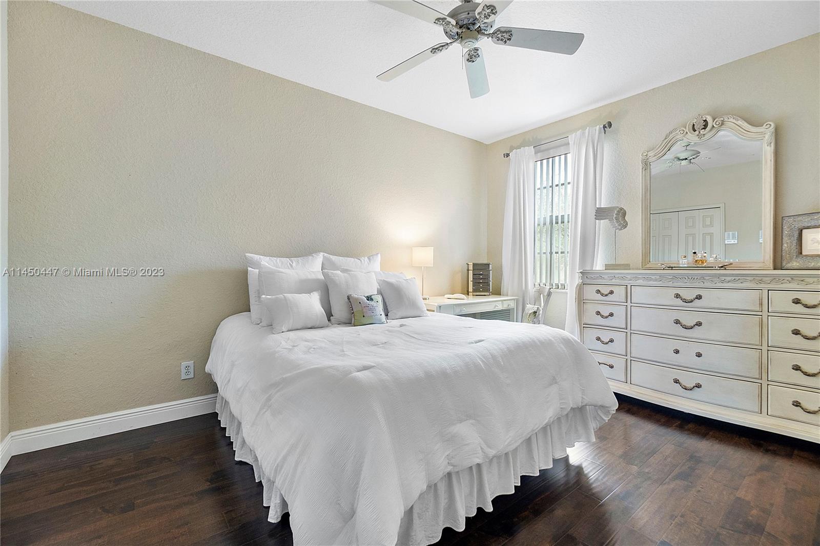 KENSINGTON MANOR - Residential
