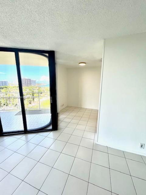 TOWERS OF QUAYSIDE CONDO - Residential