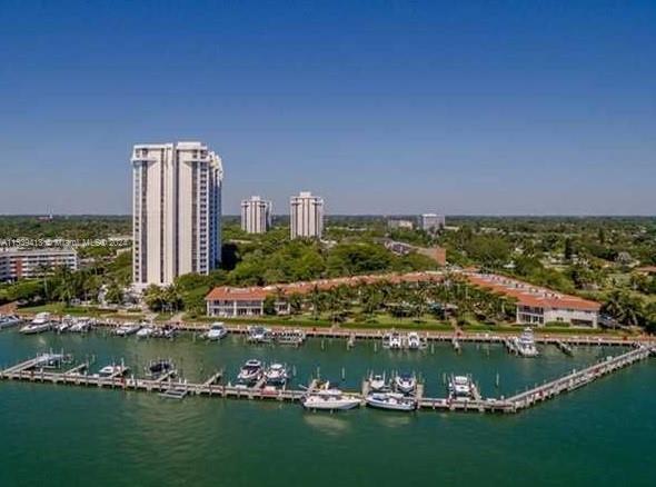 TOWERS OF QUAYSIDE CONDO - Residential