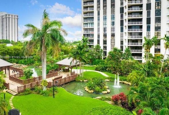 TOWERS OF QUAYSIDE CONDO - Residential