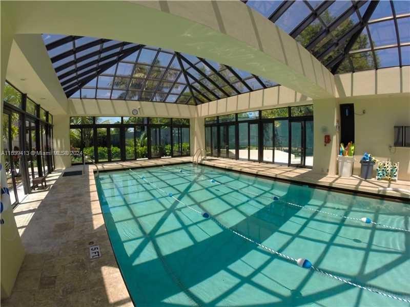 TOWERS OF QUAYSIDE CONDO - Residential