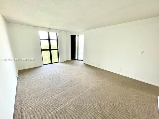 TOWERS OF QUAYSIDE CONDO - Residential