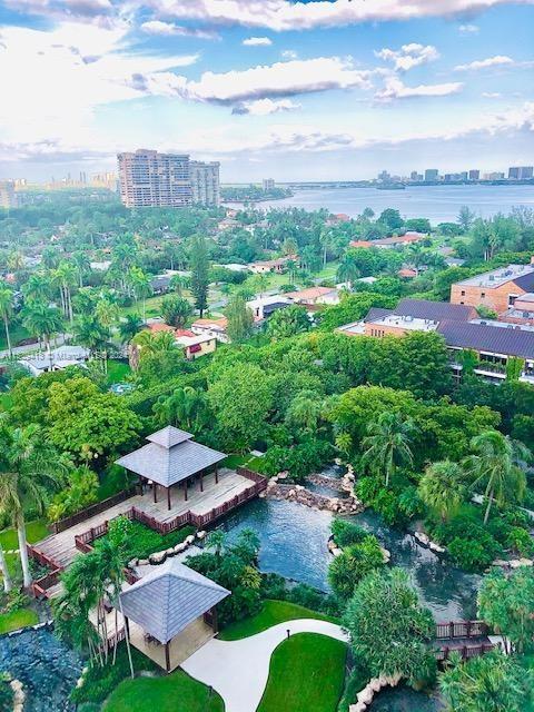 TOWERS OF QUAYSIDE CONDO - Residential