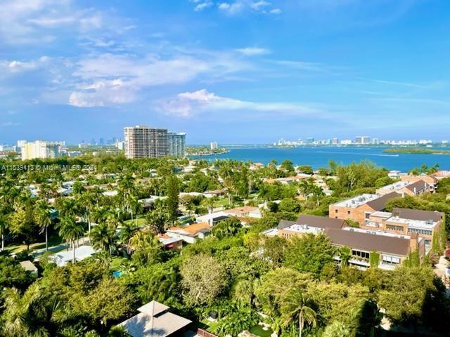 TOWERS OF QUAYSIDE CONDO - Residential