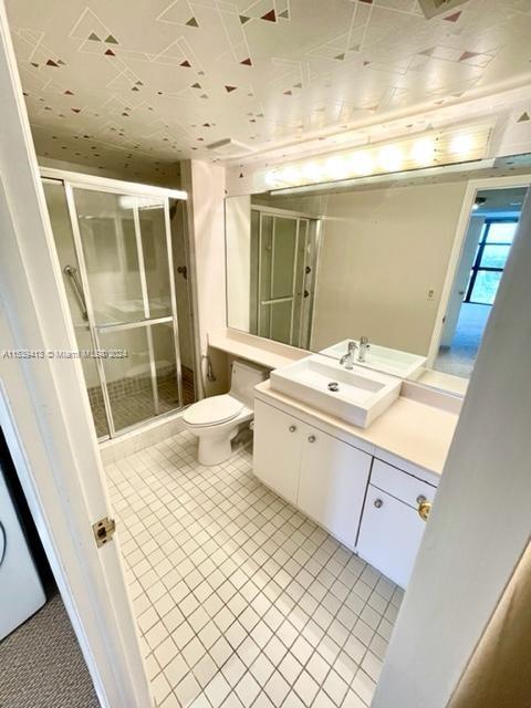 TOWERS OF QUAYSIDE CONDO - Residential