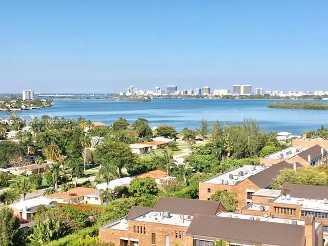TOWERS OF QUAYSIDE CONDO - Residential