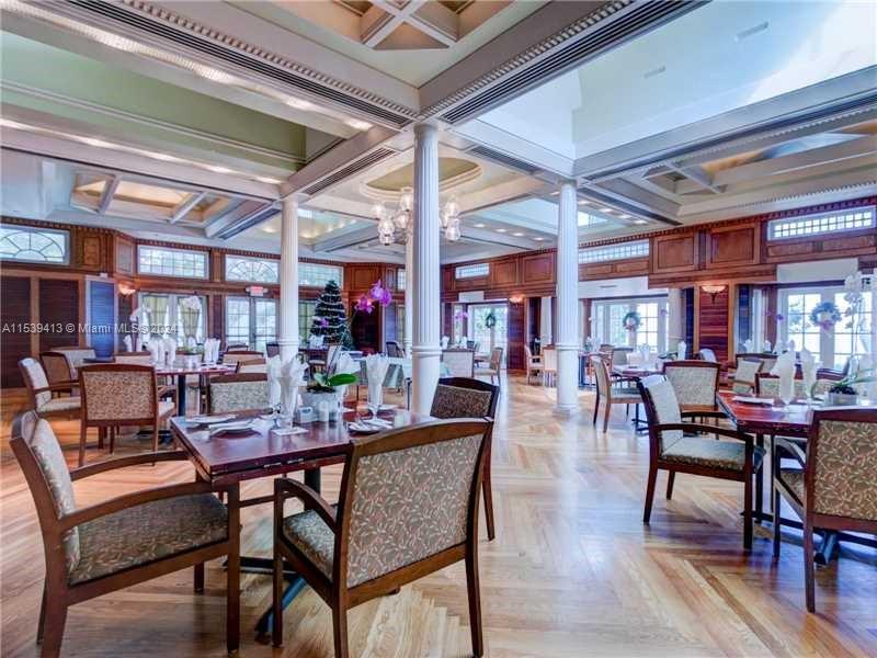 TOWERS OF QUAYSIDE CONDO - Residential