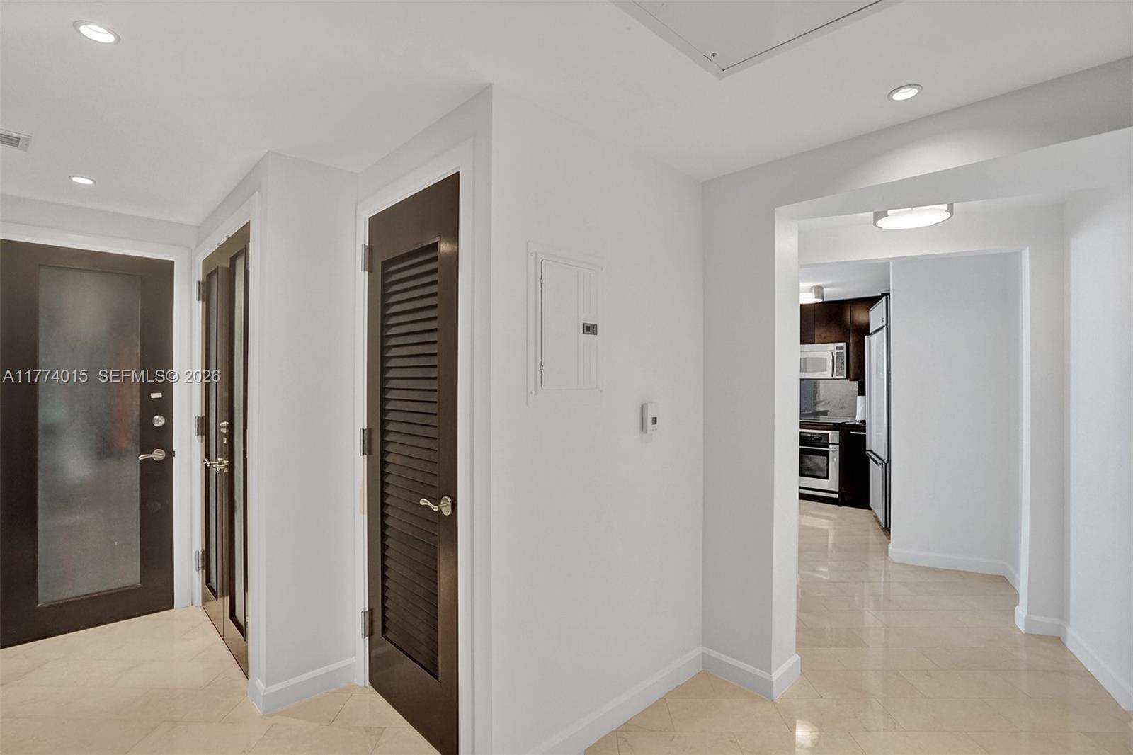 FONTAINEBLEAU III - Residential
