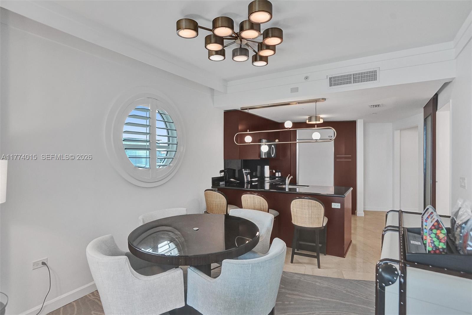 FONTAINEBLEAU III - Residential
