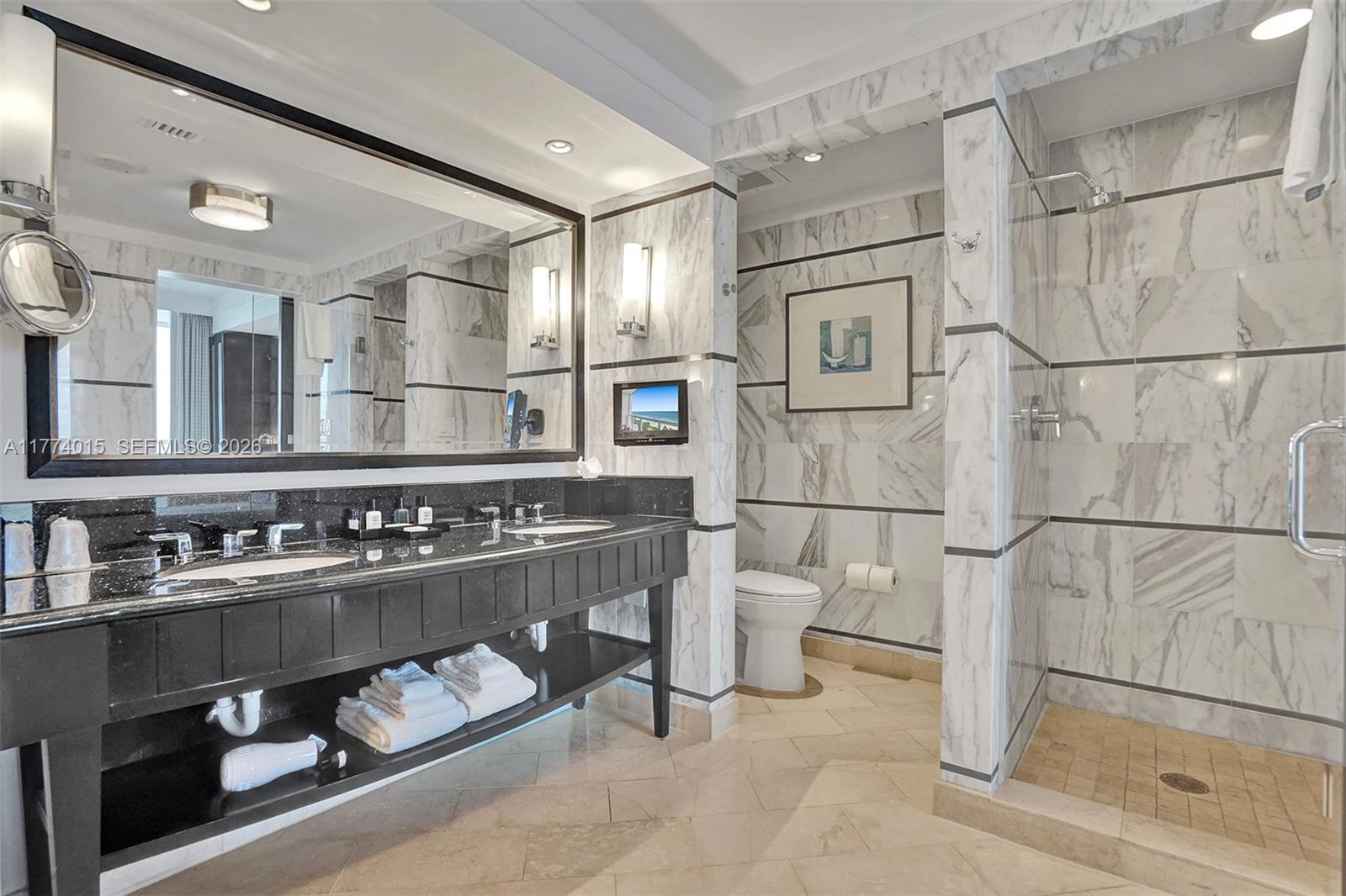 FONTAINEBLEAU III - Residential