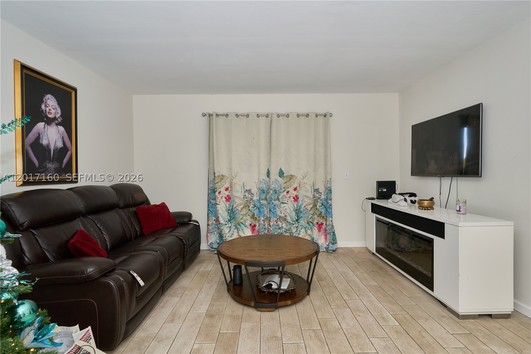 SAGA BAY GARDENS CONDO - Residential