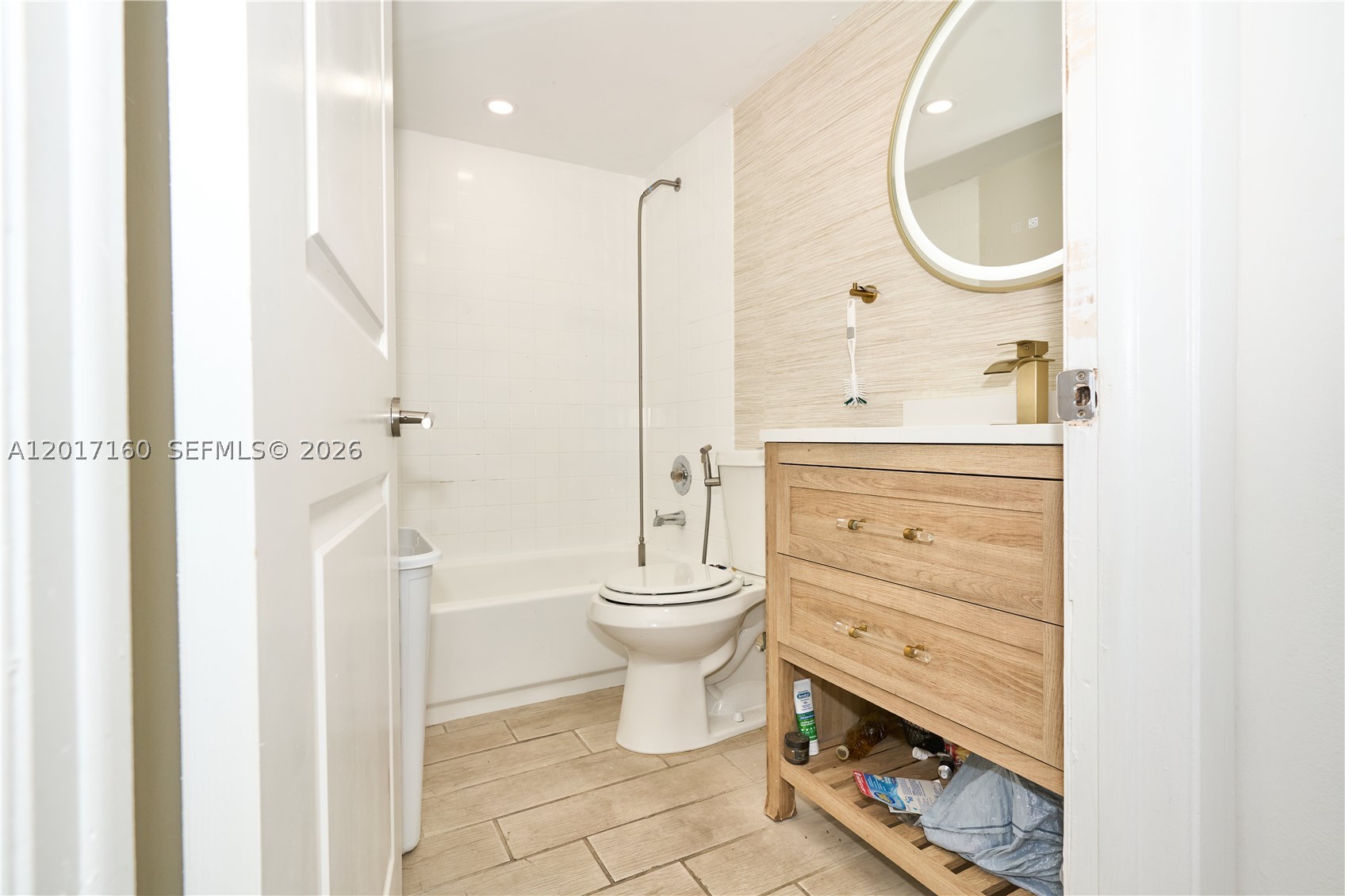 SAGA BAY GARDENS CONDO - Residential