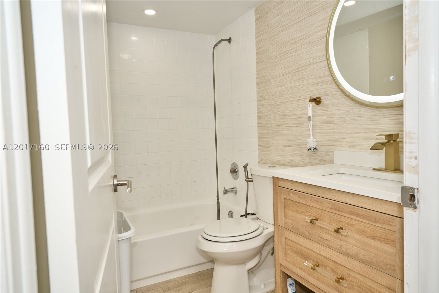 SAGA BAY GARDENS CONDO - Residential