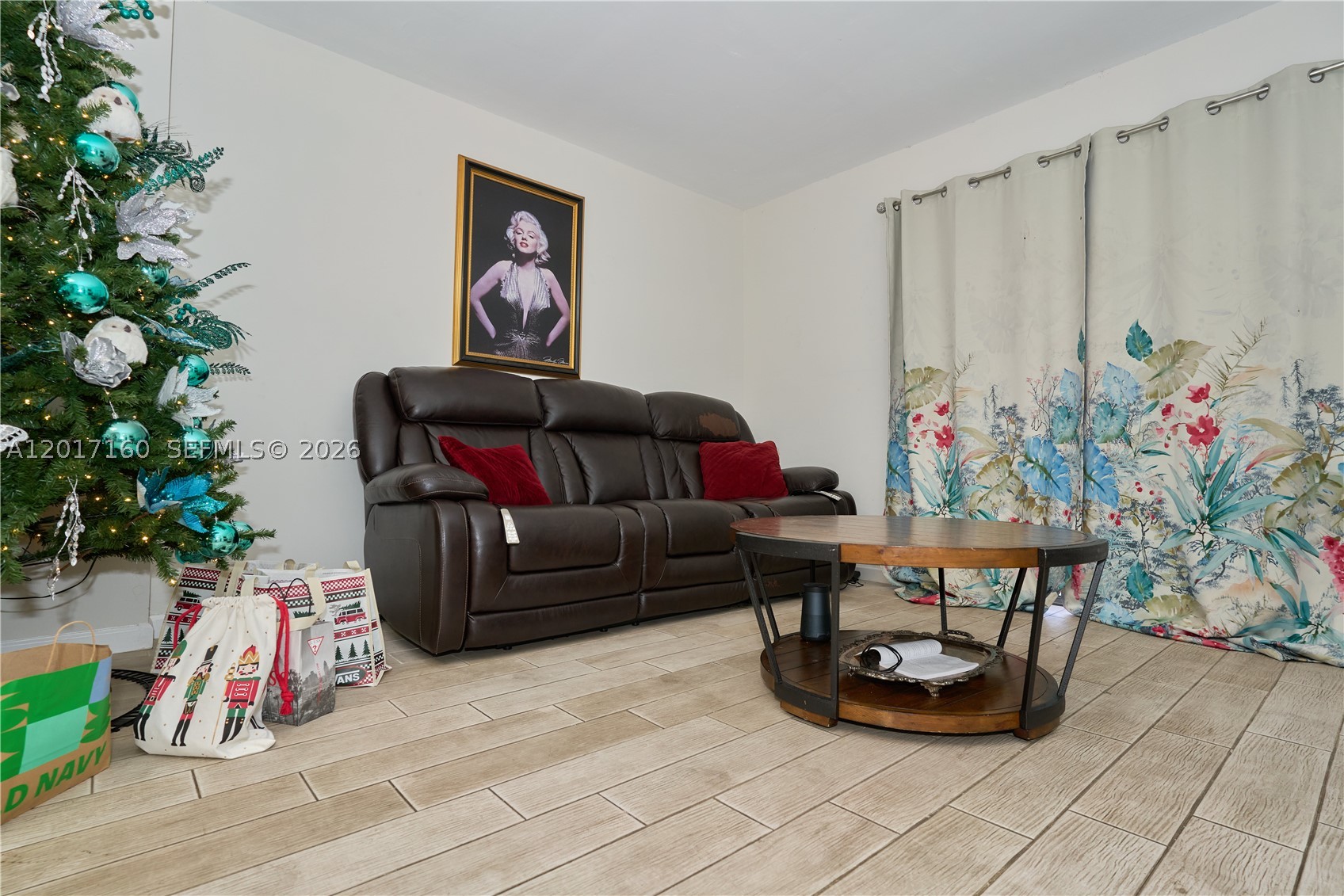SAGA BAY GARDENS CONDO - Residential