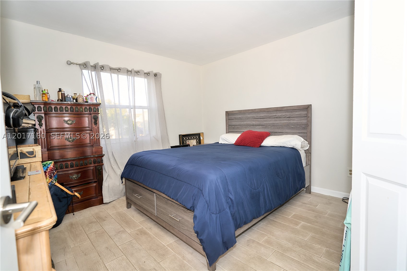 SAGA BAY GARDENS CONDO - Residential