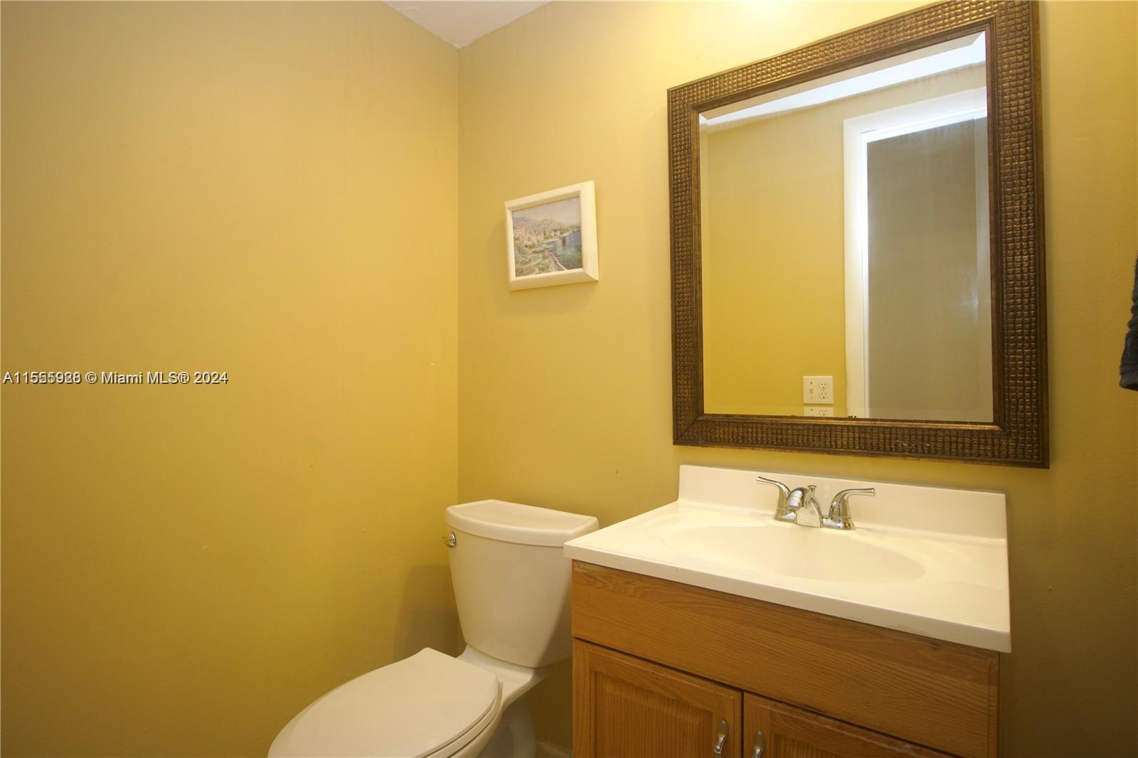 EMERALD HILLS C C APTS CO - Residential