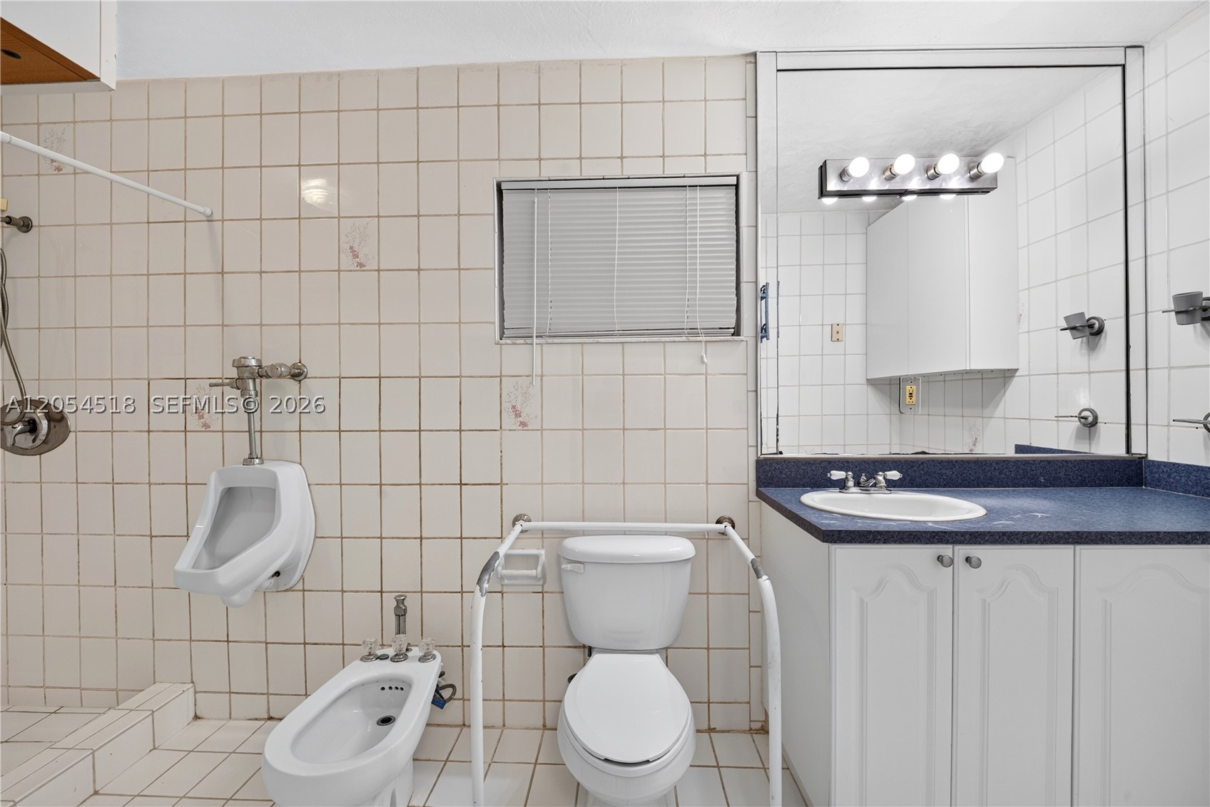 SO MIAMI HEIGHTS MANOR - Residential
