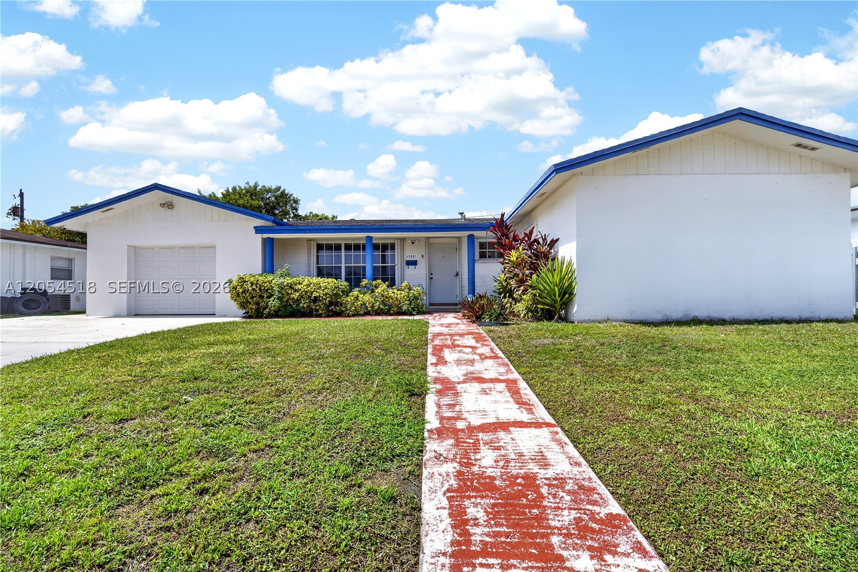 SO MIAMI HEIGHTS MANOR - Residential