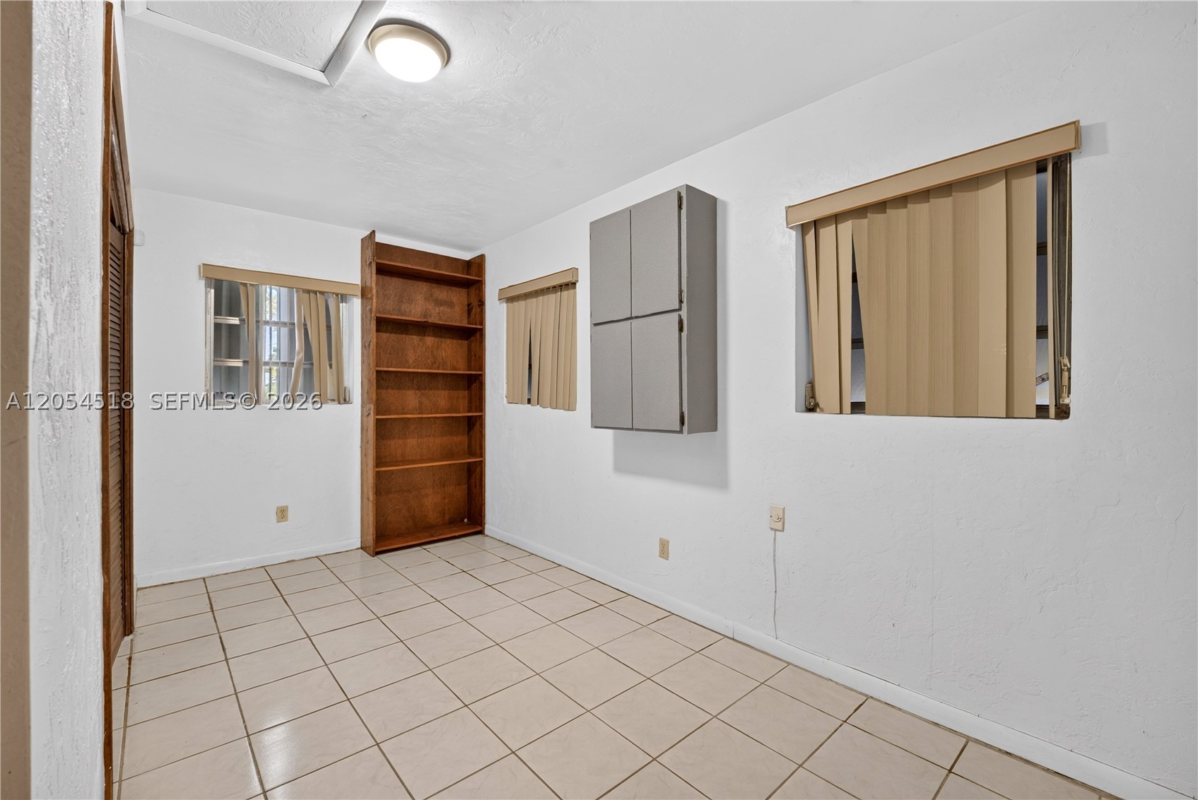 SO MIAMI HEIGHTS MANOR - Residential