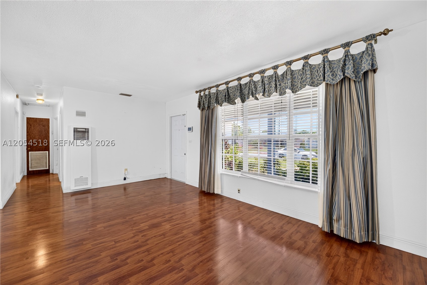 SO MIAMI HEIGHTS MANOR - Residential