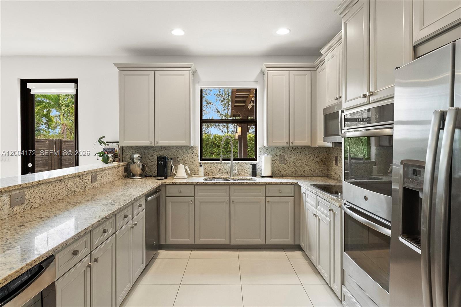 DORAL BREEZE - Residential