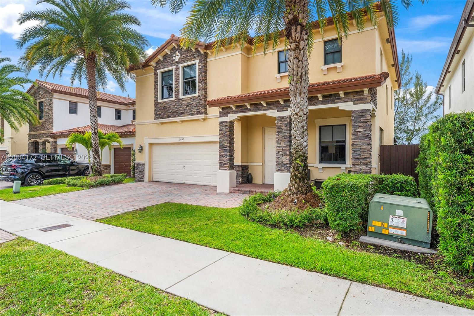 DORAL BREEZE - Residential