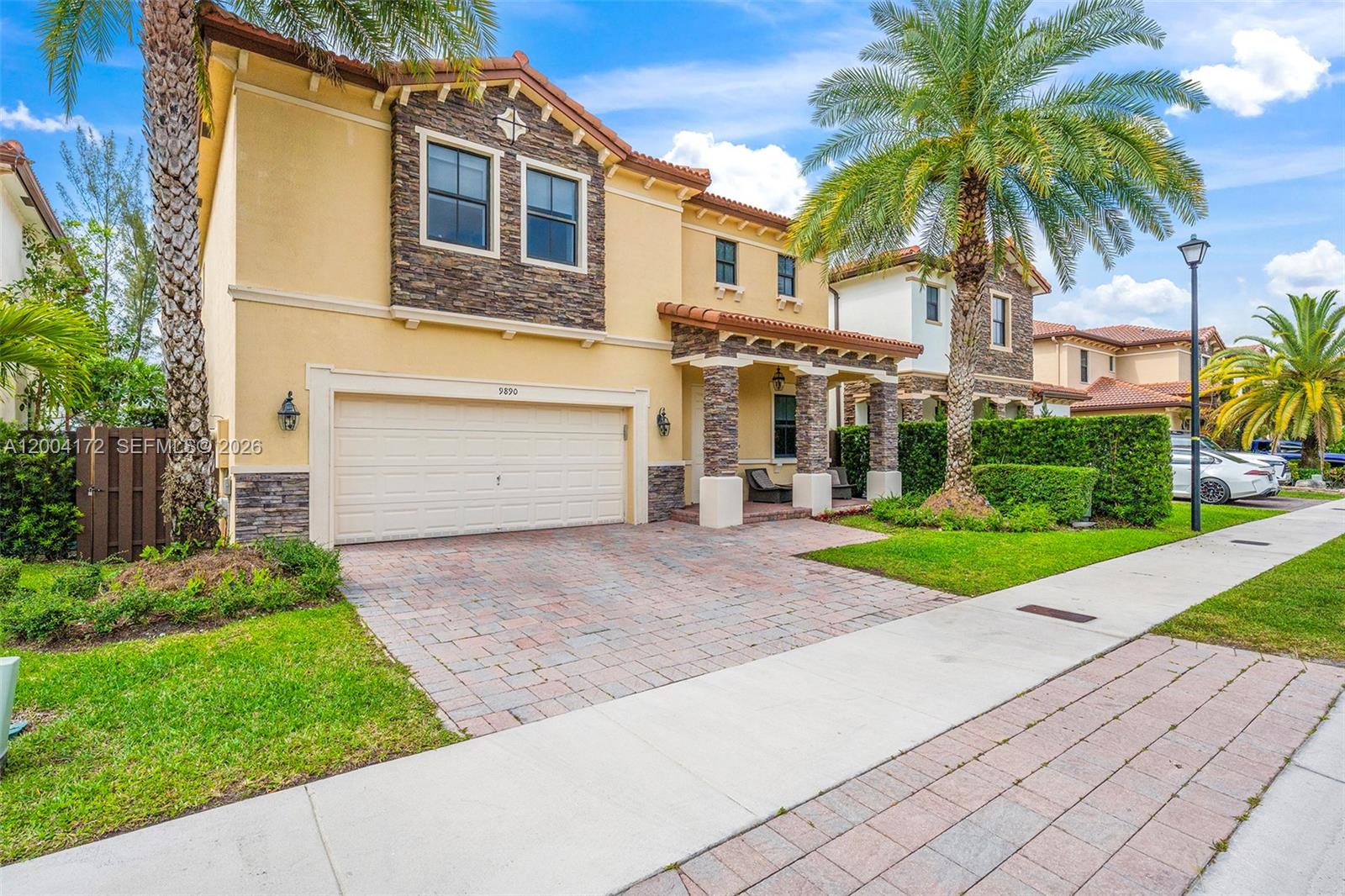 DORAL BREEZE - Residential