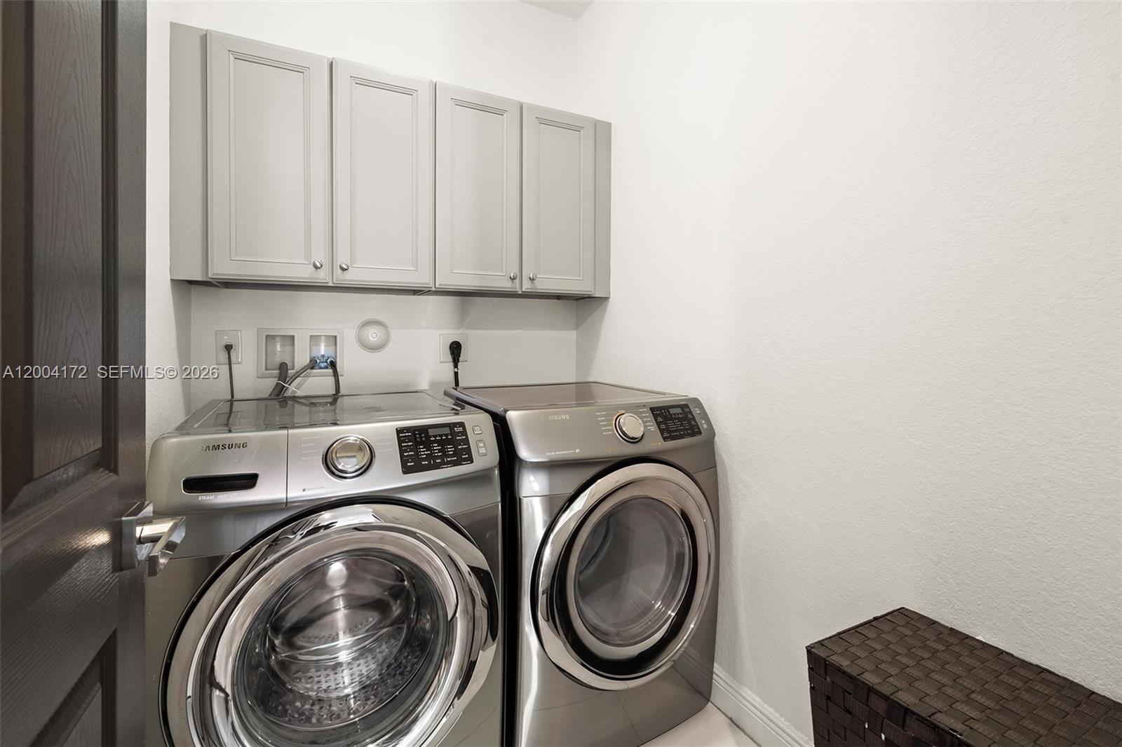 DORAL BREEZE - Residential